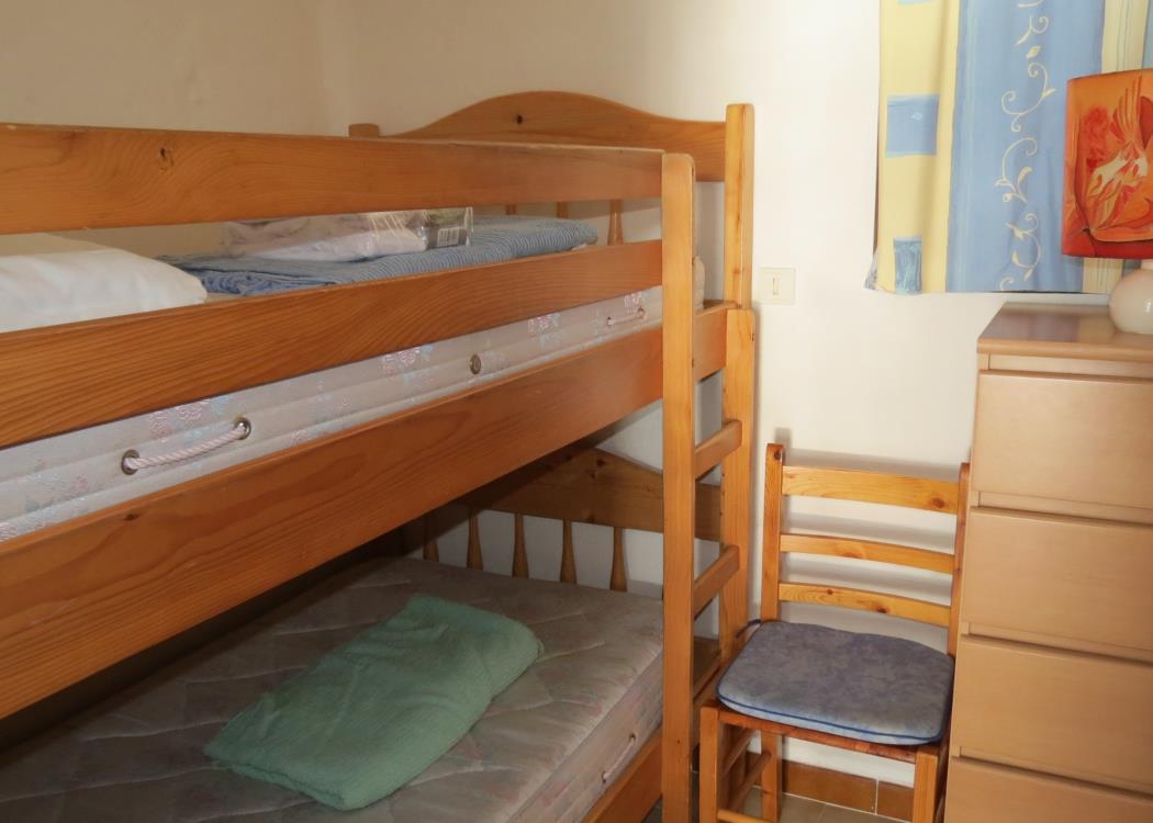 Petite chambre avec 2 lits superposés
